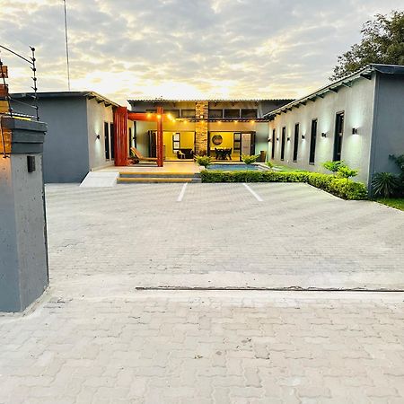 Signature Boutique Guesthouse Maun Exterior photo